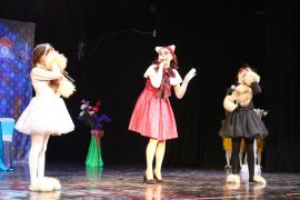 Премьера спектакля «Кошкин дом» состоялась 9 апреля на сцене Дворца культуры «Прогресс»