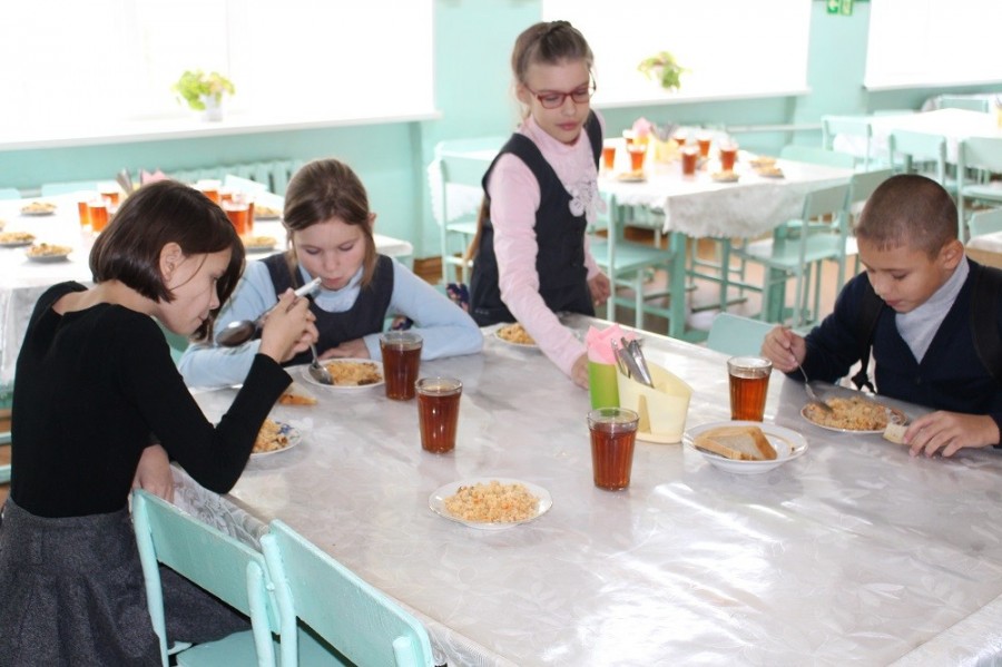 ​Школьники Арсеньева питаются по новому меню