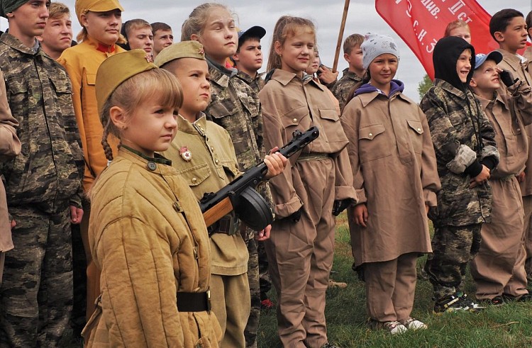 Почти 200 приморских школьников приняли участие в патриотической акции «Конец Второй мировой войны»