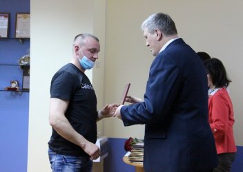 В Арсеньеве состоялось чествование работников сферы ЖКХ и бытового обслуживания 1