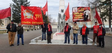 Коммунисты Арсеньевского местного отделения провели автопробег к памятникам 0