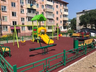В Арсеньеве установлена детская площадка