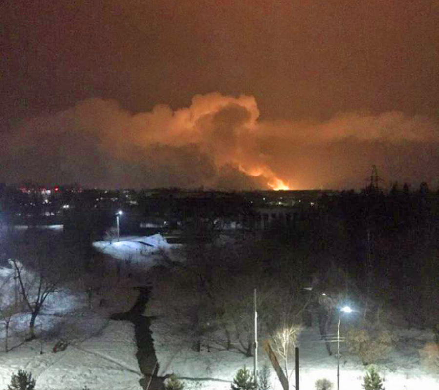 В Приморье горит авиазавод "Прогресс"