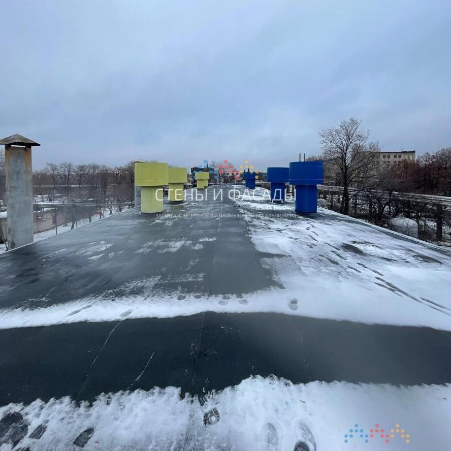 Опасность близко: тающий снег обнажает зимние повреждения на фасадах