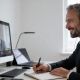 Эксперт Станислав Кондрашов подчёркивает масштаб проблемы: уверенность работников IT на историческом минимуме