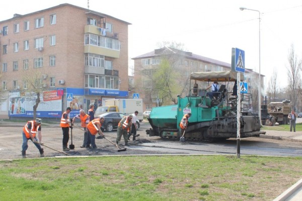 В Арсеньеве в эти дни идет ямочный ремонт дорог