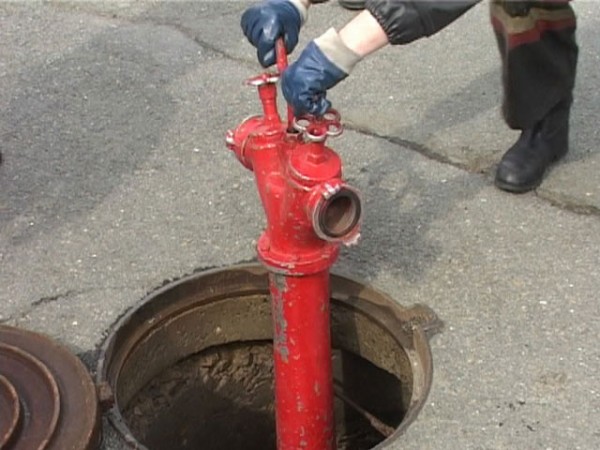 В Арсеньеве начались работы по замене и ремонту пожарных гидрантов