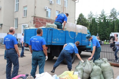 В воскресенье из Арсеньева в Кокшаровку вышла машина с грузом для жителей, пострадавших от наводнени