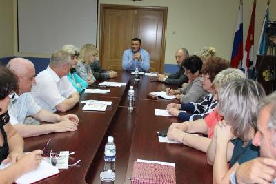 Глава Арсеньевского городского округа Дронин А.А. встретился с предпринимателями города.