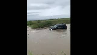 Джип унесло наводнением в Приморском крае